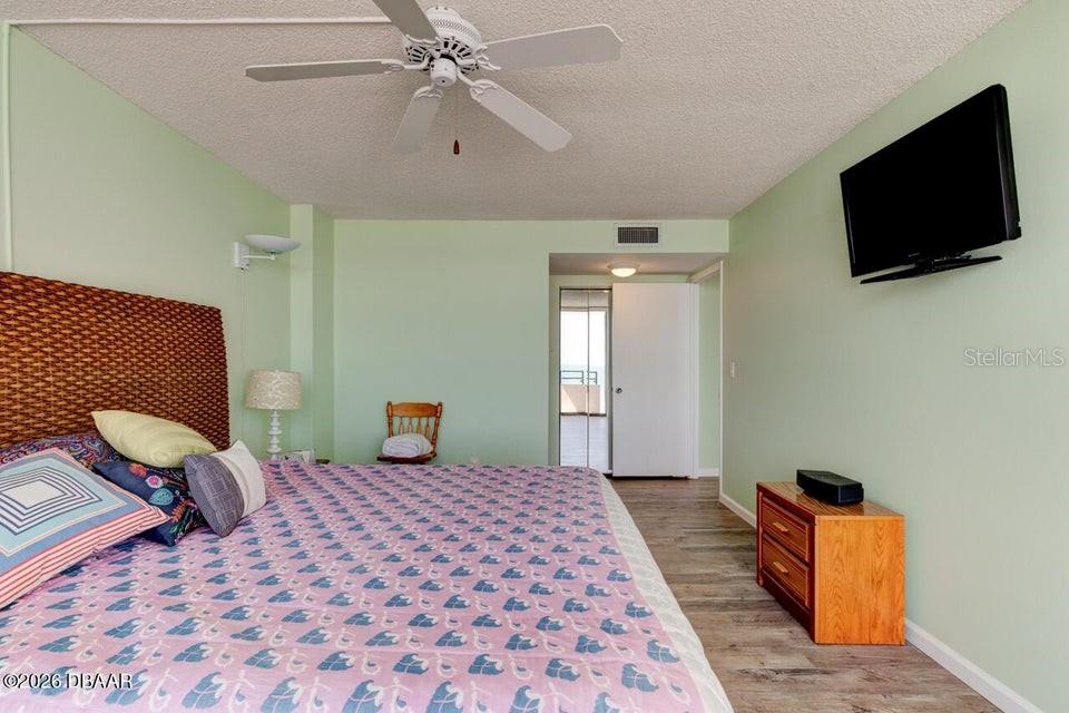 Image 17 of 41 For 2828 Atlantic Avenue 701