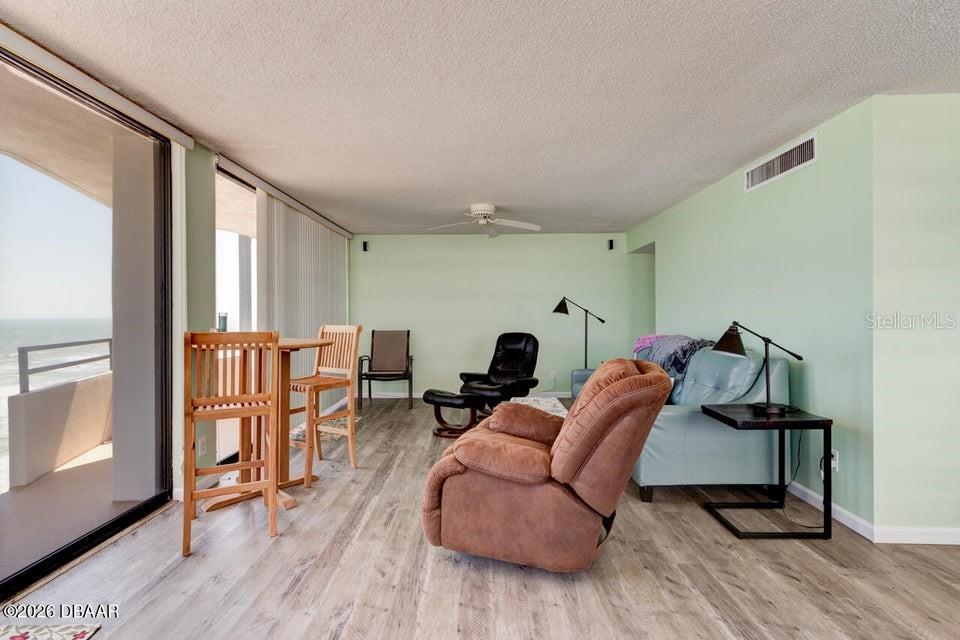 Image 4 of 41 For 2828 Atlantic Avenue 701