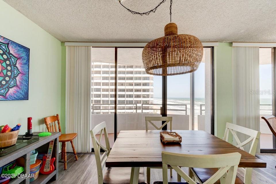 Image 5 of 41 For 2828 Atlantic Avenue 701