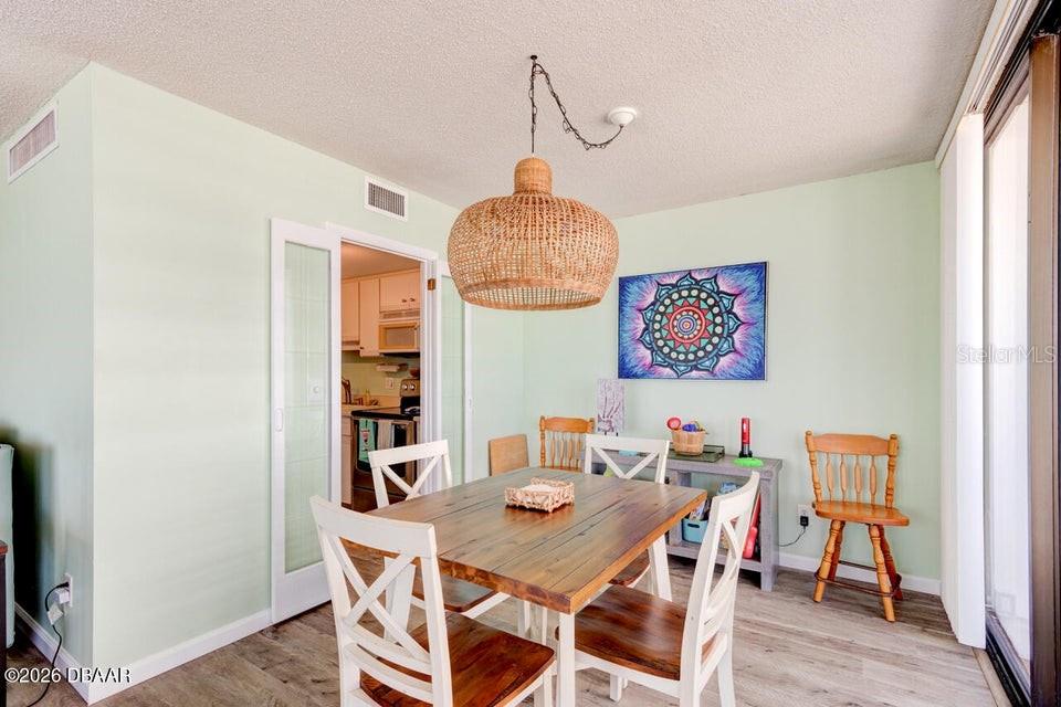 Image 8 of 41 For 2828 Atlantic Avenue 701