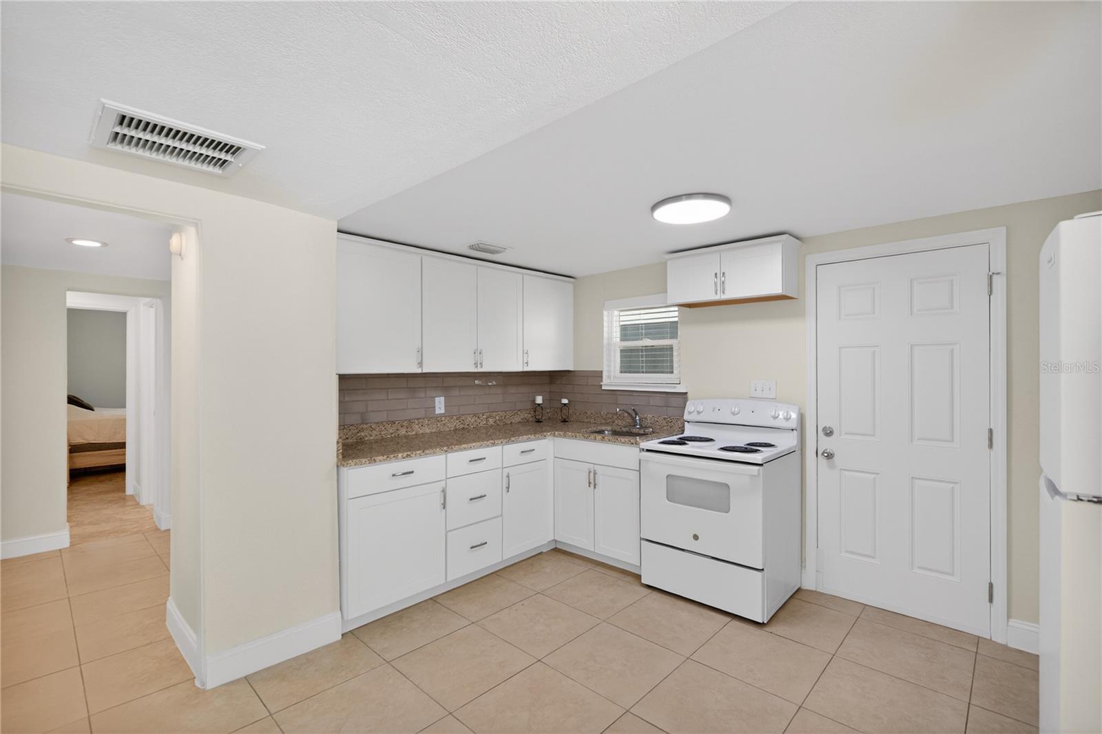 Image 13 of 30 For 2280 Norwell Avenue