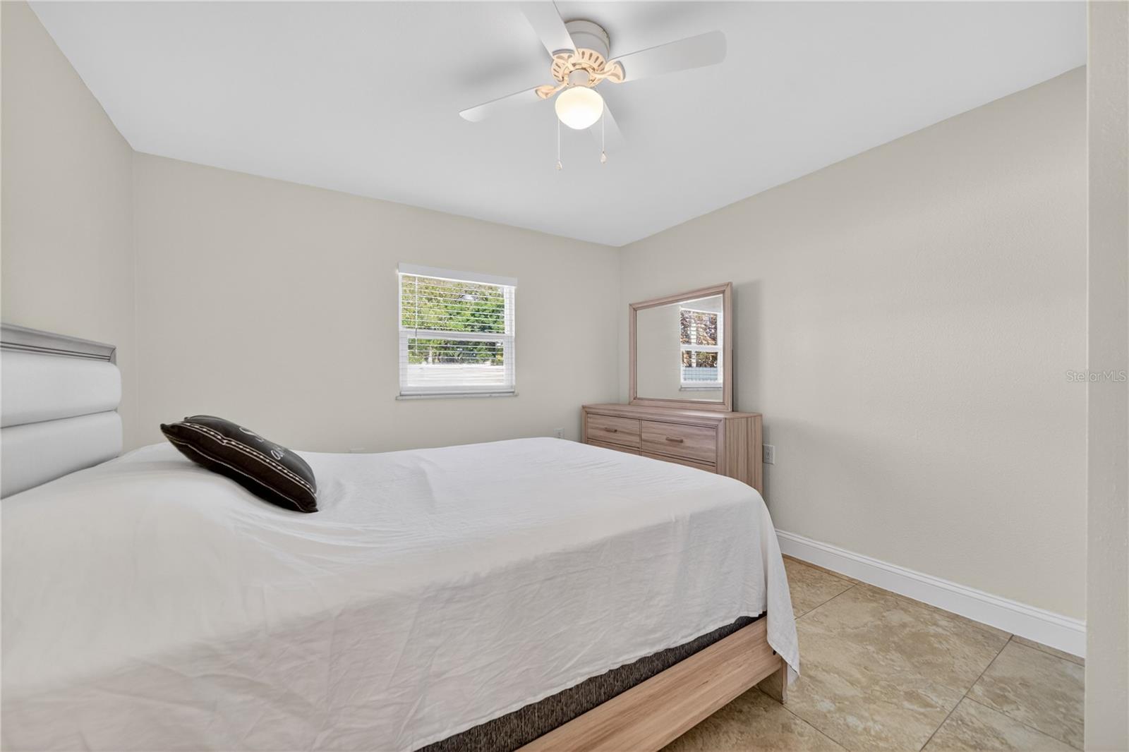 Image 18 of 30 For 2280 Norwell Avenue