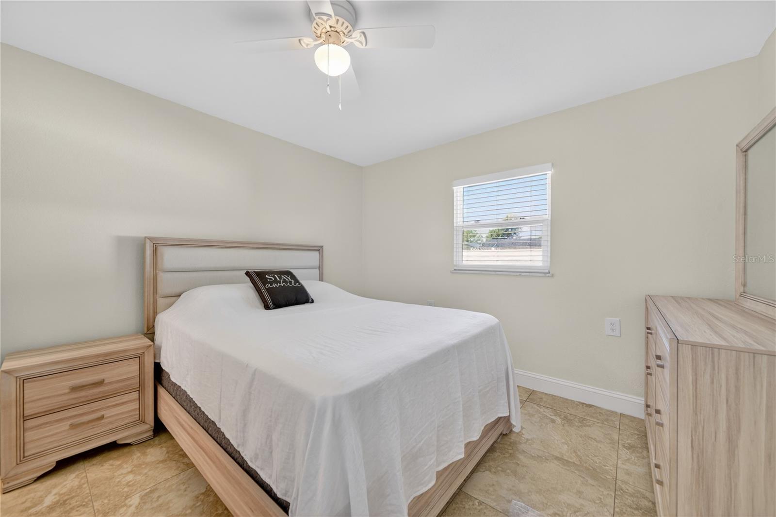 Image 19 of 30 For 2280 Norwell Avenue