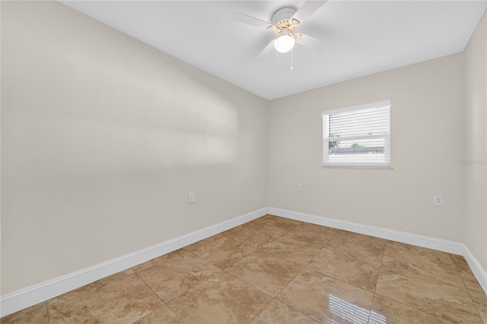 Image 22 of 30 For 2280 Norwell Avenue