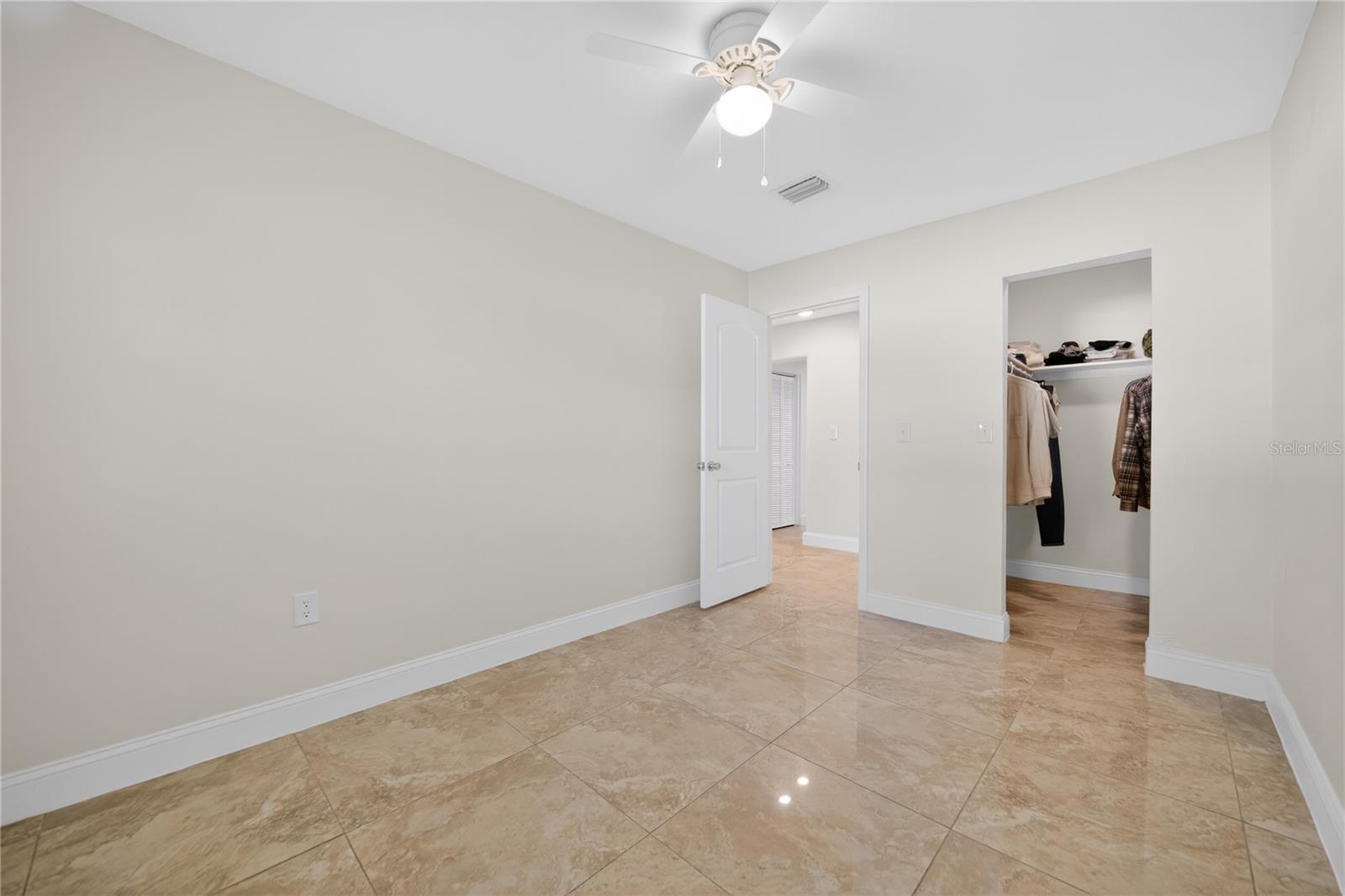 Image 23 of 30 For 2280 Norwell Avenue