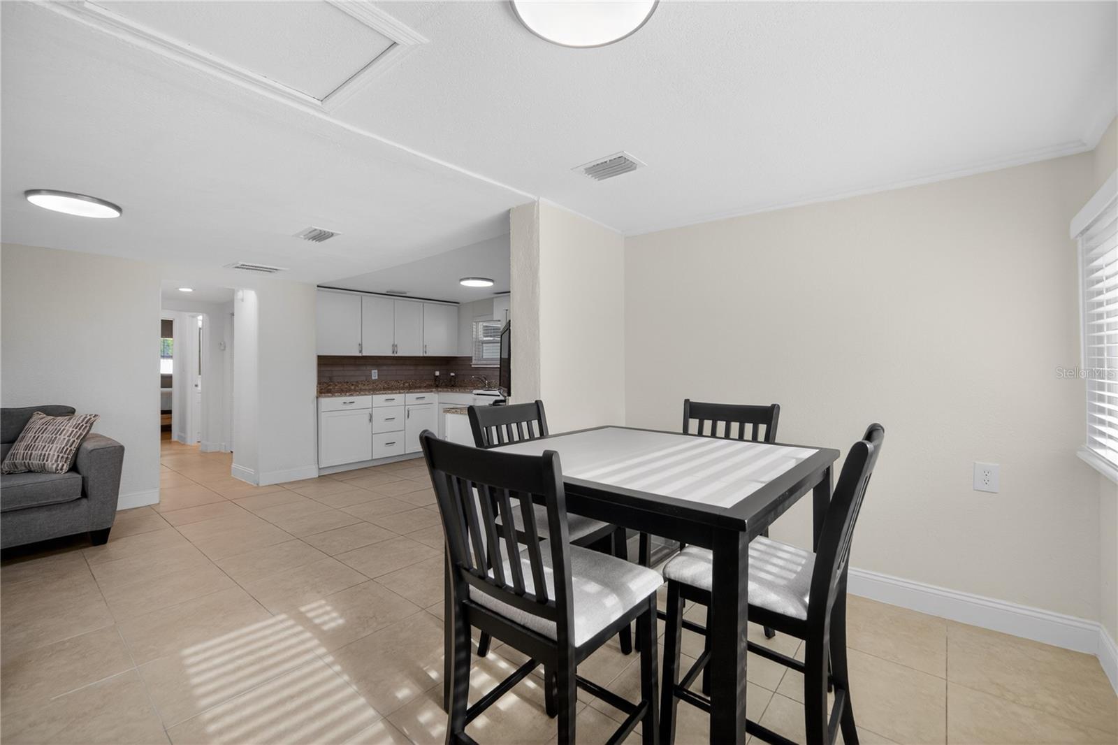 Image 6 of 30 For 2280 Norwell Avenue