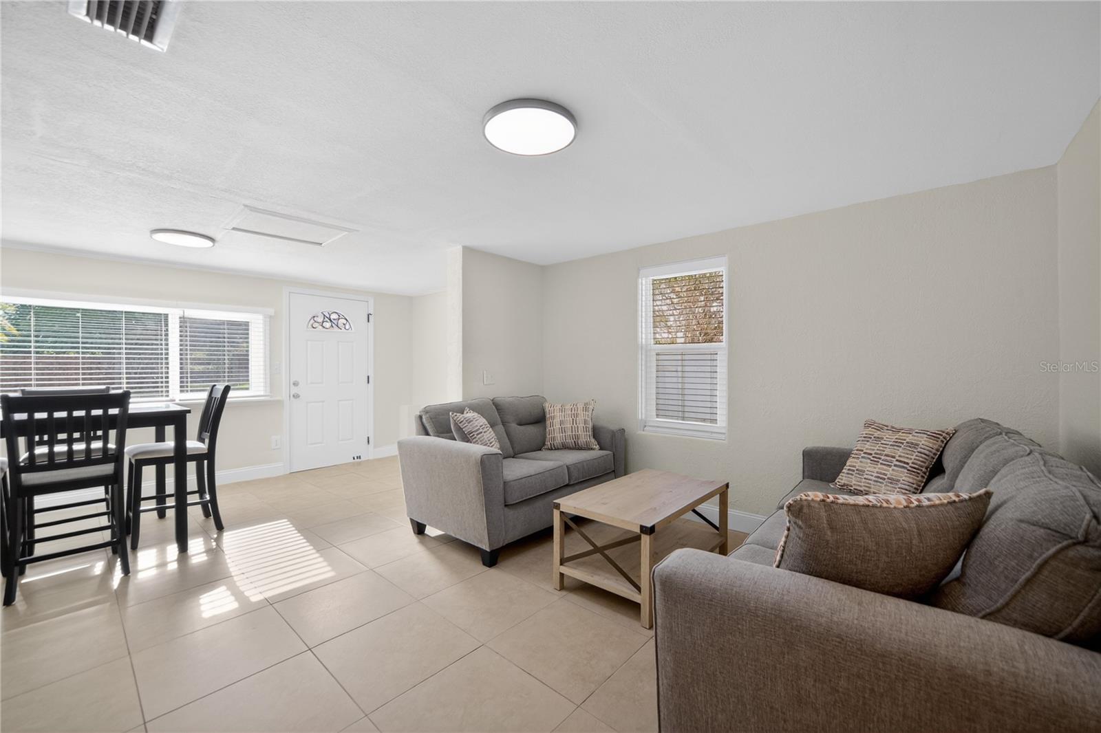 Image 9 of 30 For 2280 Norwell Avenue