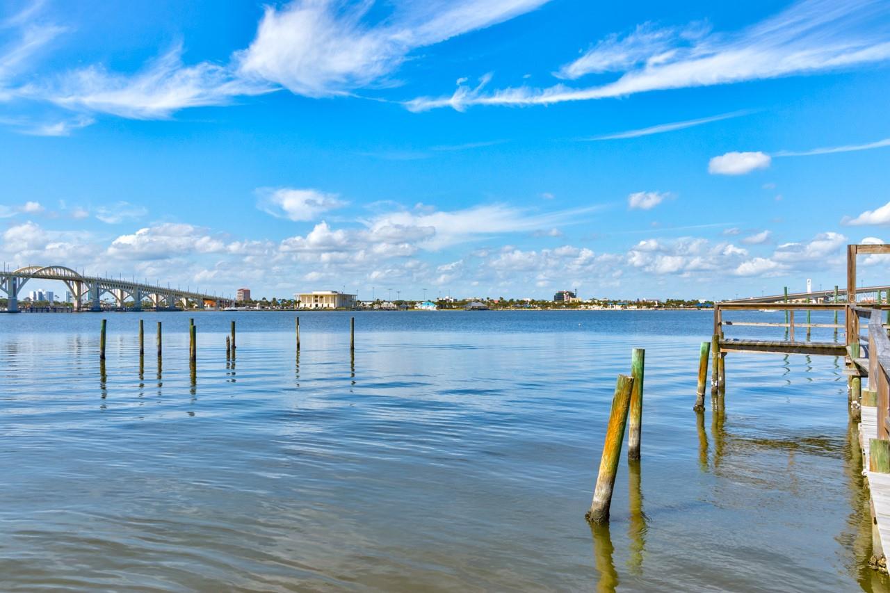 Image 15 of 16 For 900 Peninsula Drive 108