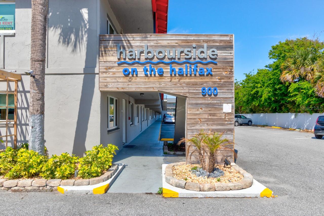 Image 2 of 16 For 900 Peninsula Drive 108