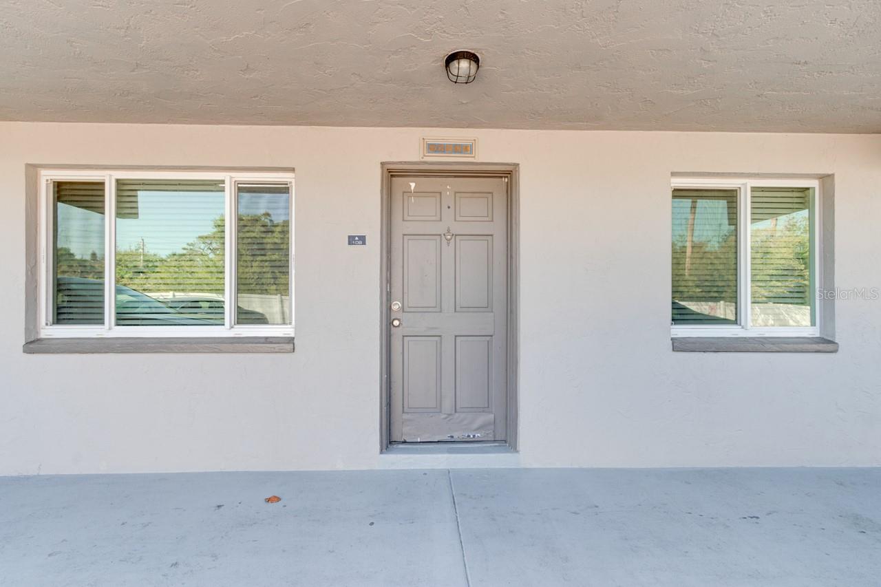 Image 4 of 16 For 900 Peninsula Drive 108