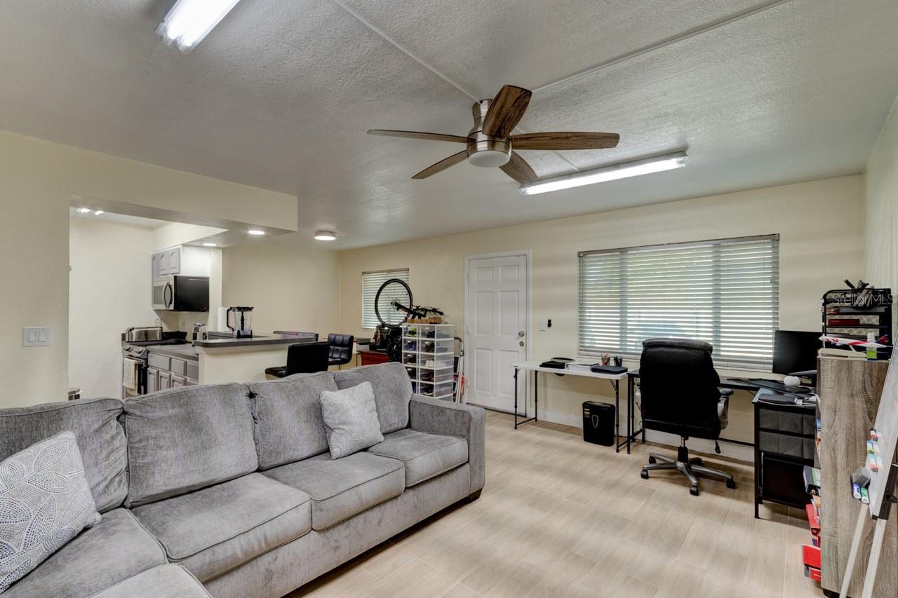 Image 5 of 16 For 900 Peninsula Drive 108