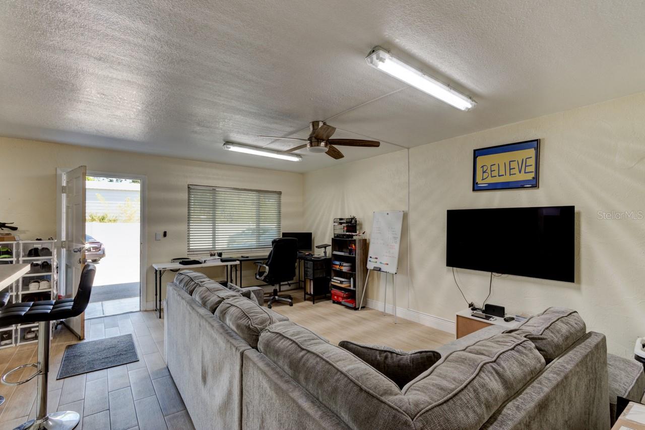 Image 7 of 16 For 900 Peninsula Drive 108