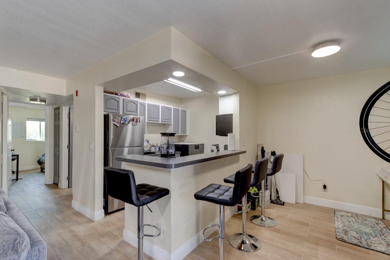 Image 8 of 16 For 900 Peninsula Drive 108