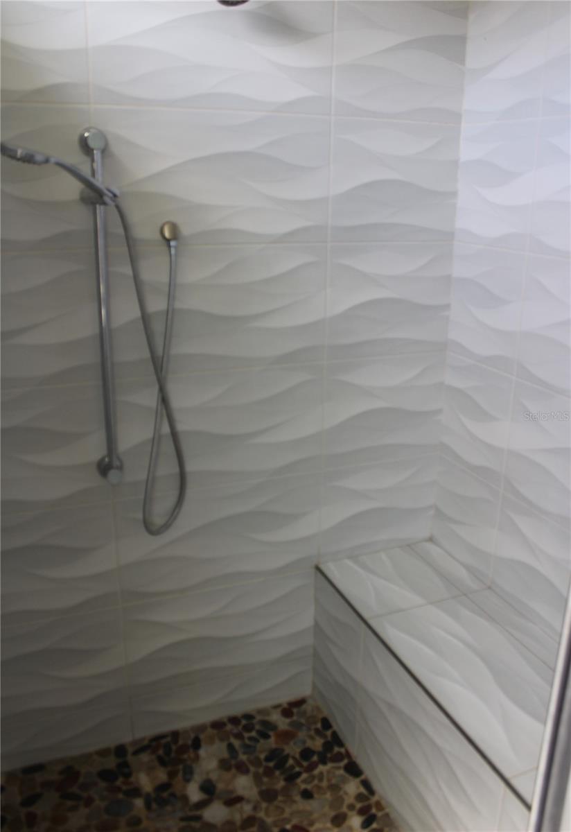 Image 12 of 19 For 4 Ulmacea Place