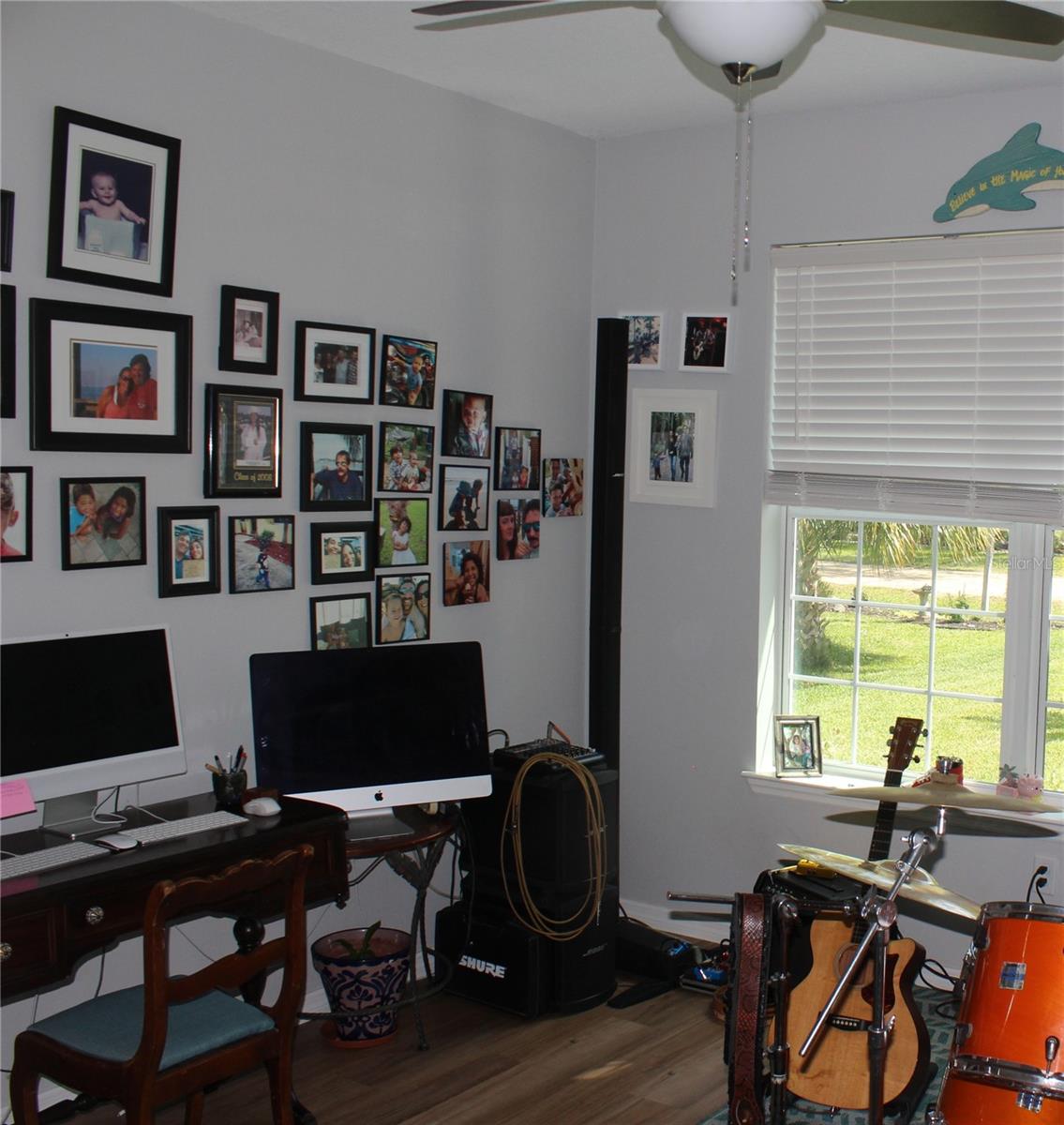 Image 15 of 19 For 4 Ulmacea Place