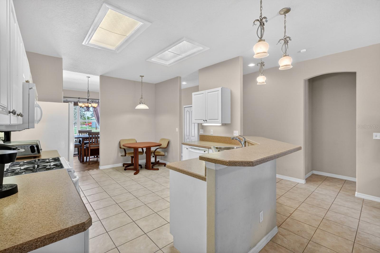 Image 10 of 46 For 5458 Saint Regis Way