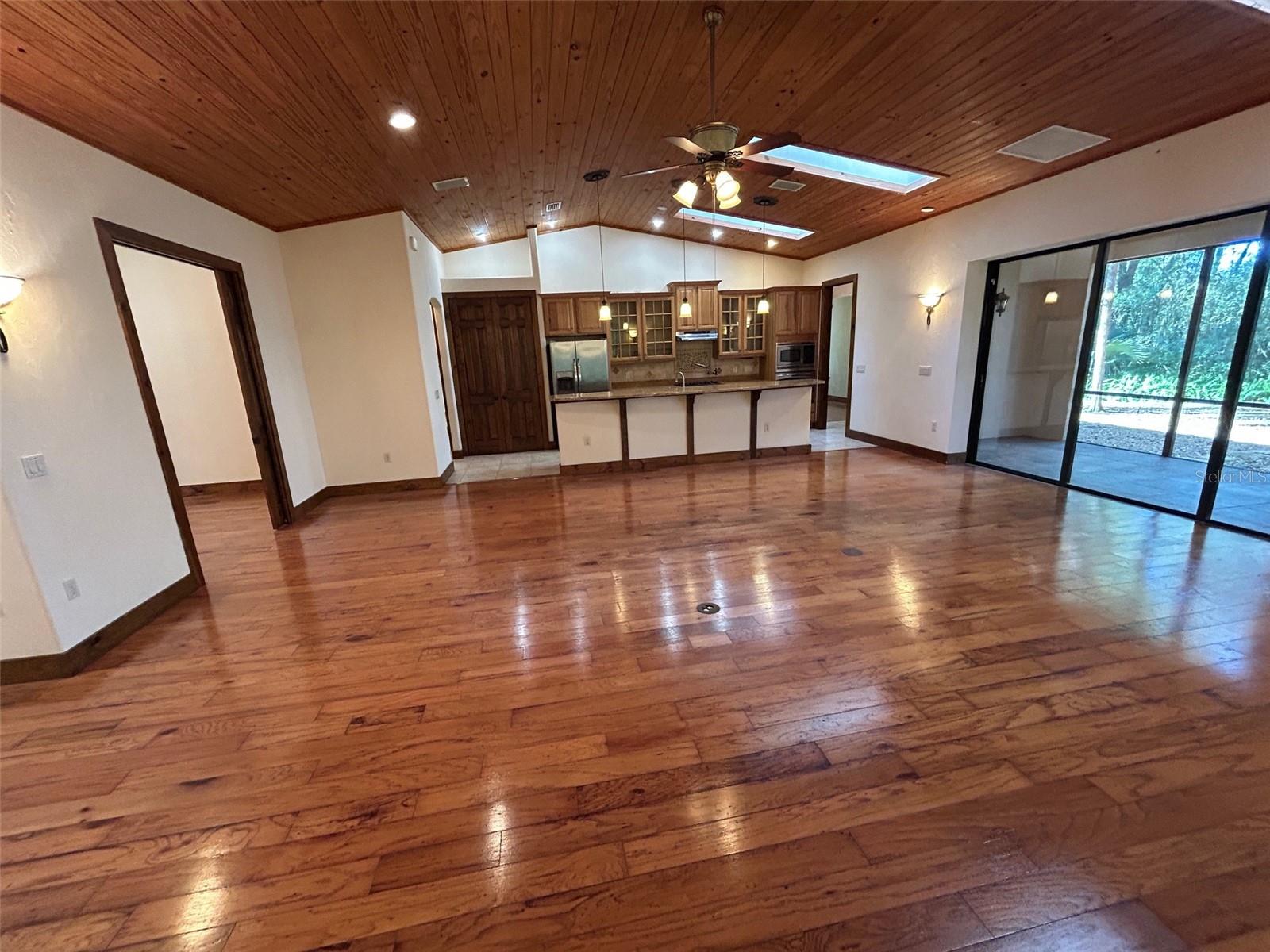 Image 22 of 49 For 250 Garden Street