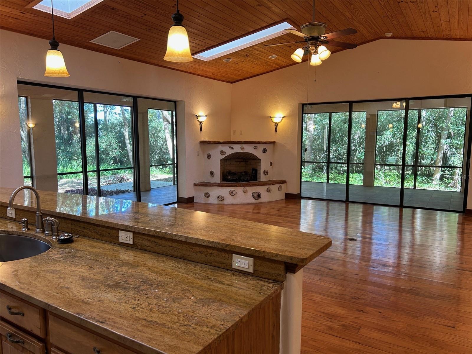 Image 24 of 49 For 250 Garden Street