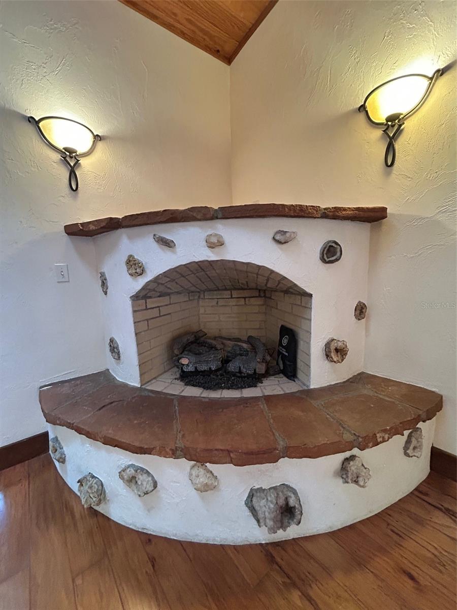 Image 25 of 49 For 250 Garden Street