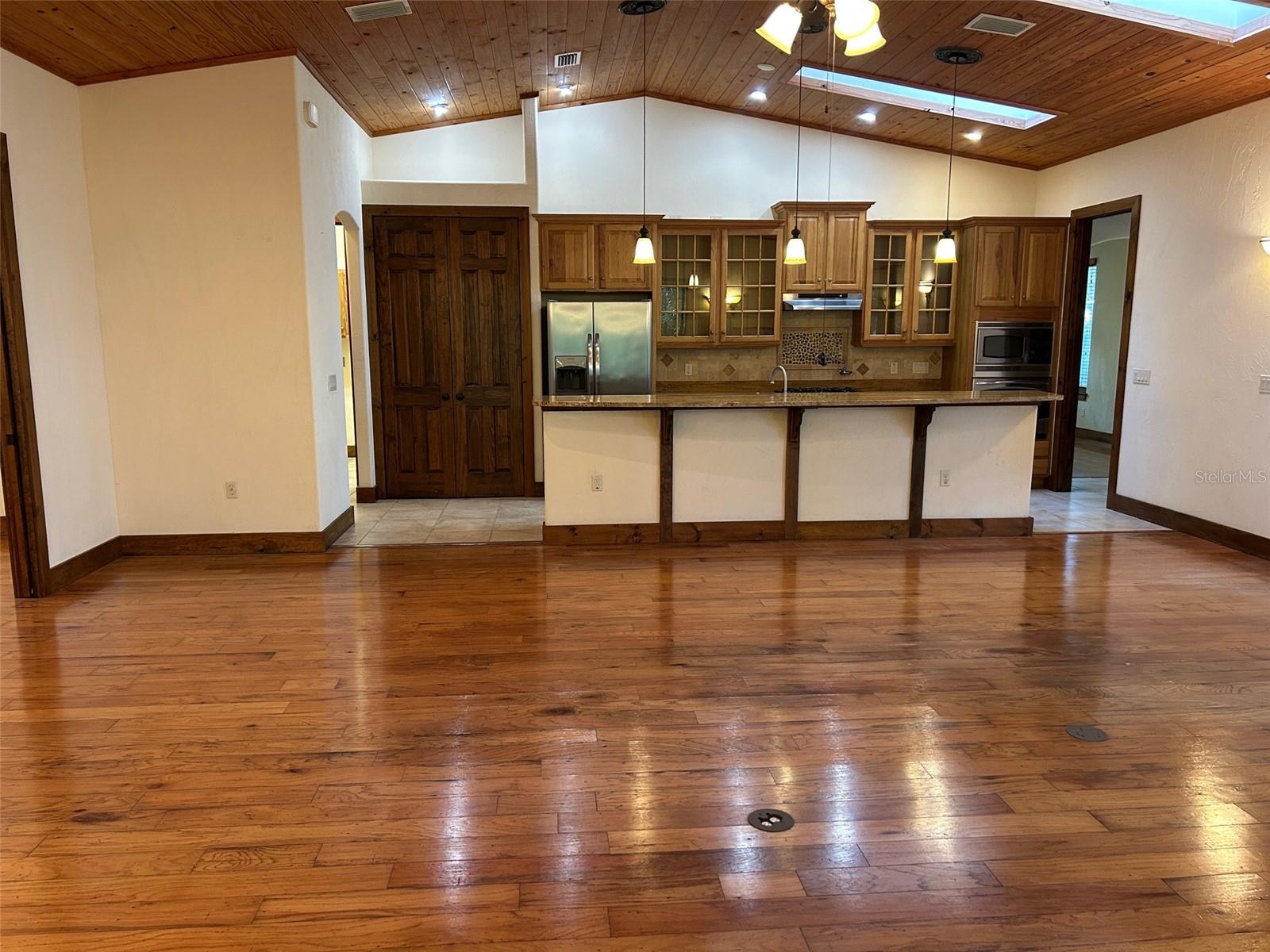 Image 26 of 49 For 250 Garden Street