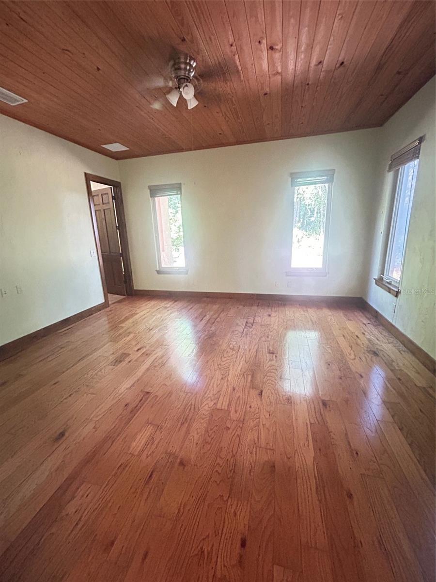 Image 36 of 49 For 250 Garden Street