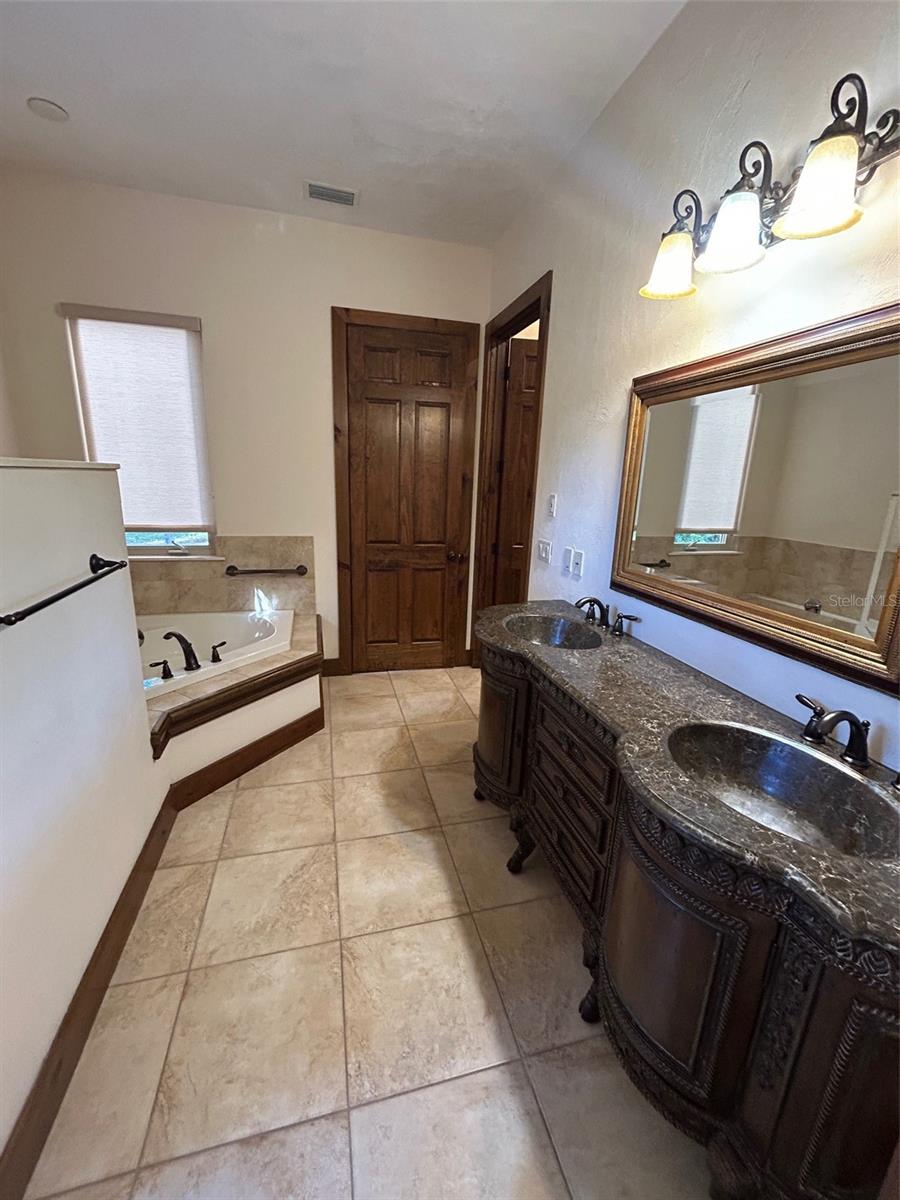 Image 37 of 49 For 250 Garden Street