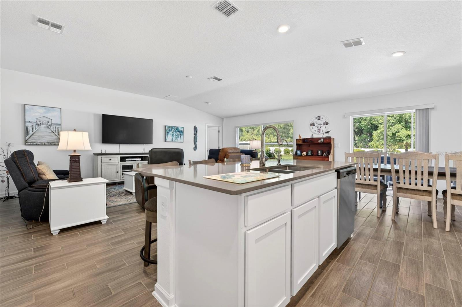 Image 11 of 52 For 1018 Peach Creek Drive