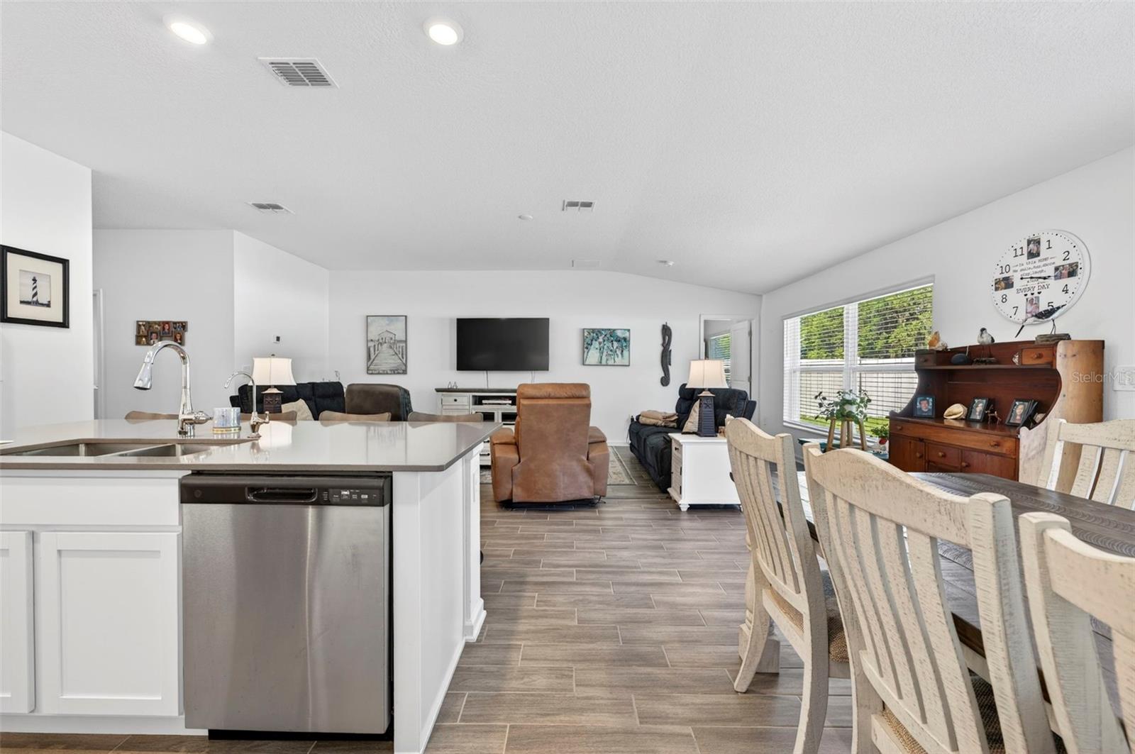 Image 14 of 52 For 1018 Peach Creek Drive