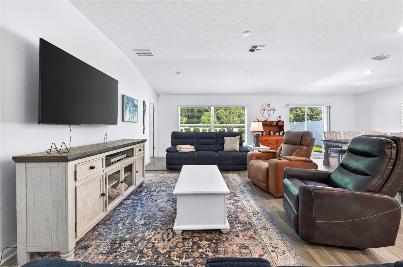 Image 24 of 52 For 1018 Peach Creek Drive