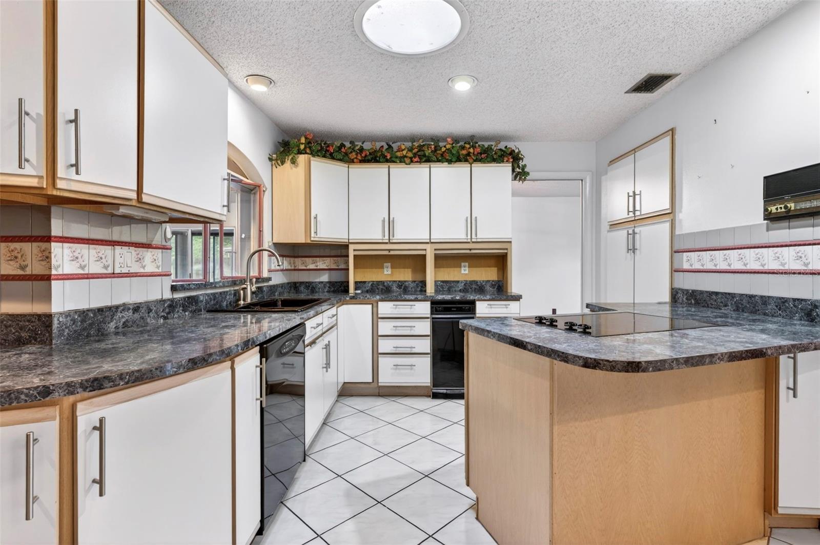 Image 14 of 55 For 3721 Jackson Street