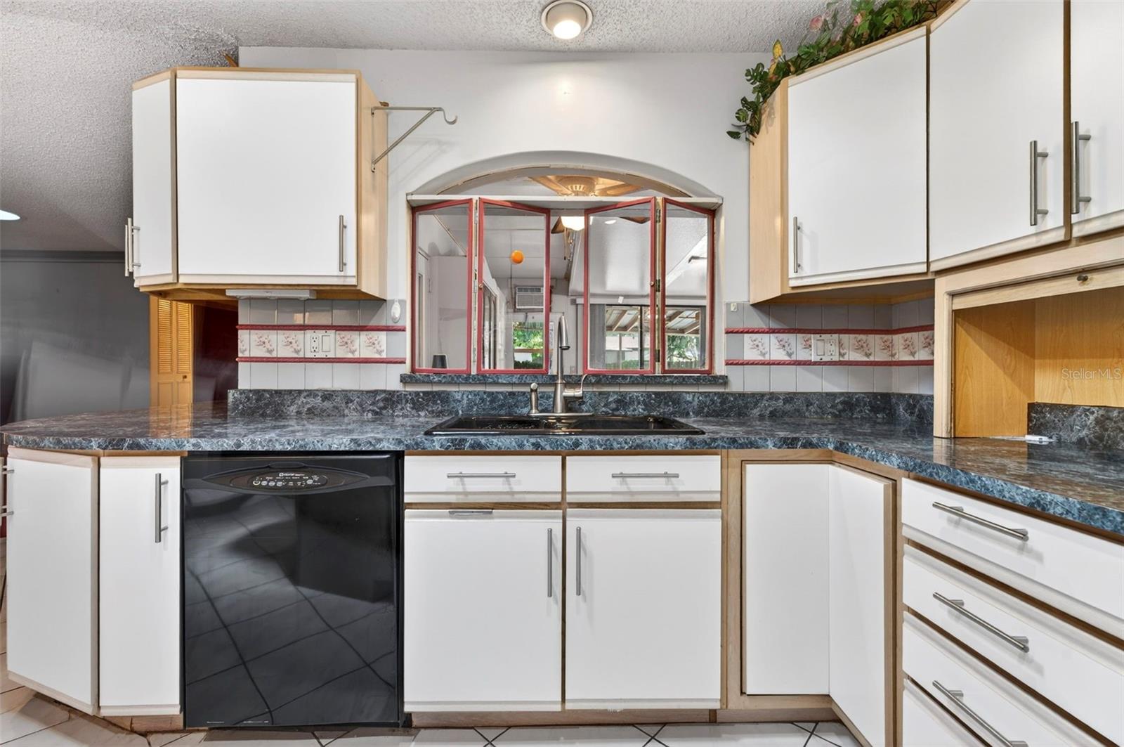 Image 15 of 55 For 3721 Jackson Street