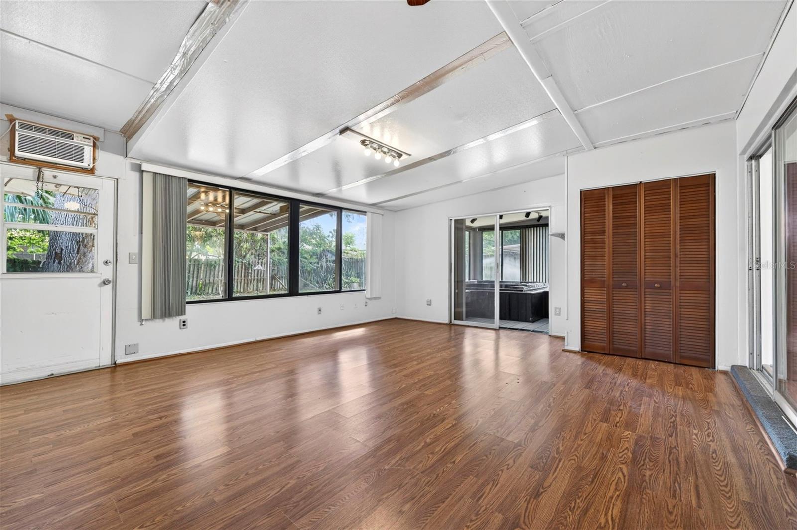 Image 29 of 55 For 3721 Jackson Street