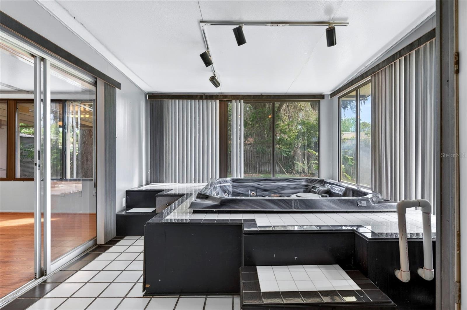 Image 40 of 55 For 3721 Jackson Street