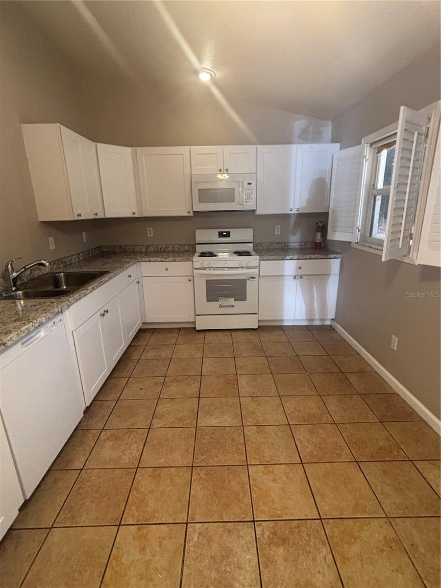 Image 17 of 37 For 510 Cedar Avenue