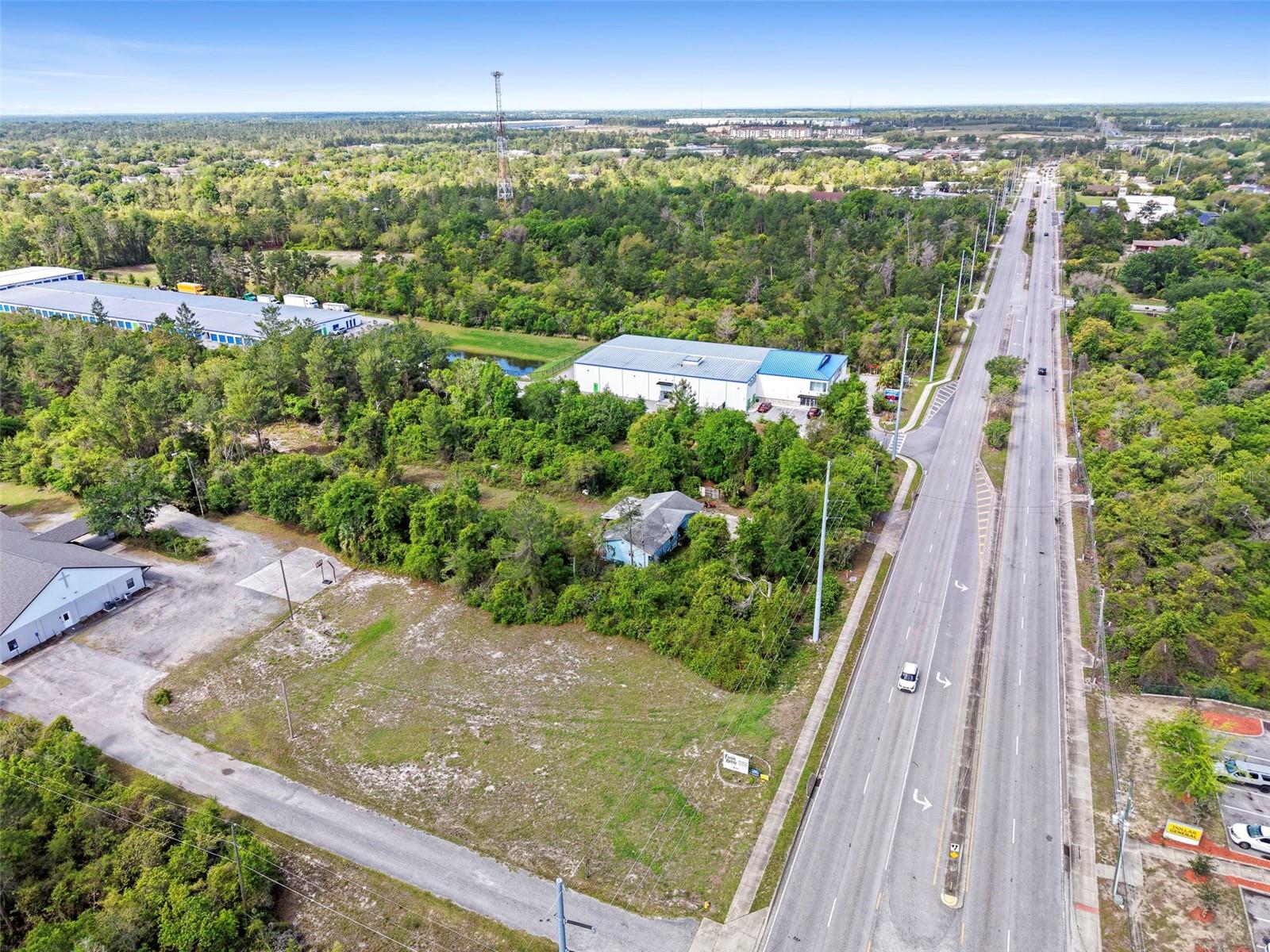 Image 10 of 23 For 3021 Howland Boulevard