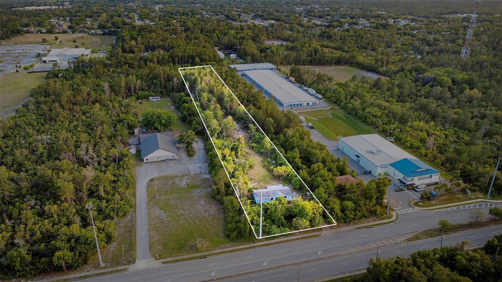 Image 22 of 23 For 3021 Howland Boulevard