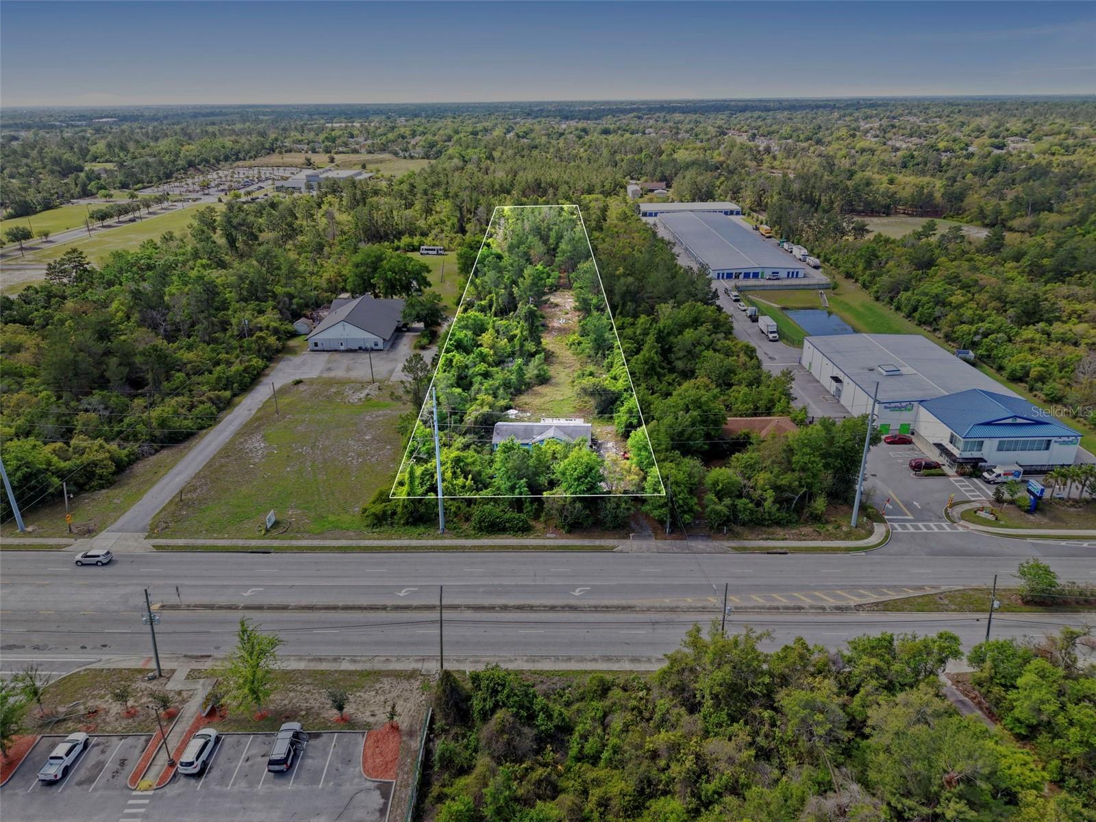 Image 8 of 23 For 3021 Howland Boulevard