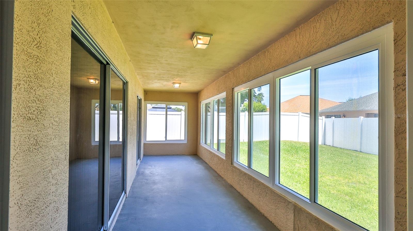 Image 14 of 52 For 6171 Sabal Point Circle