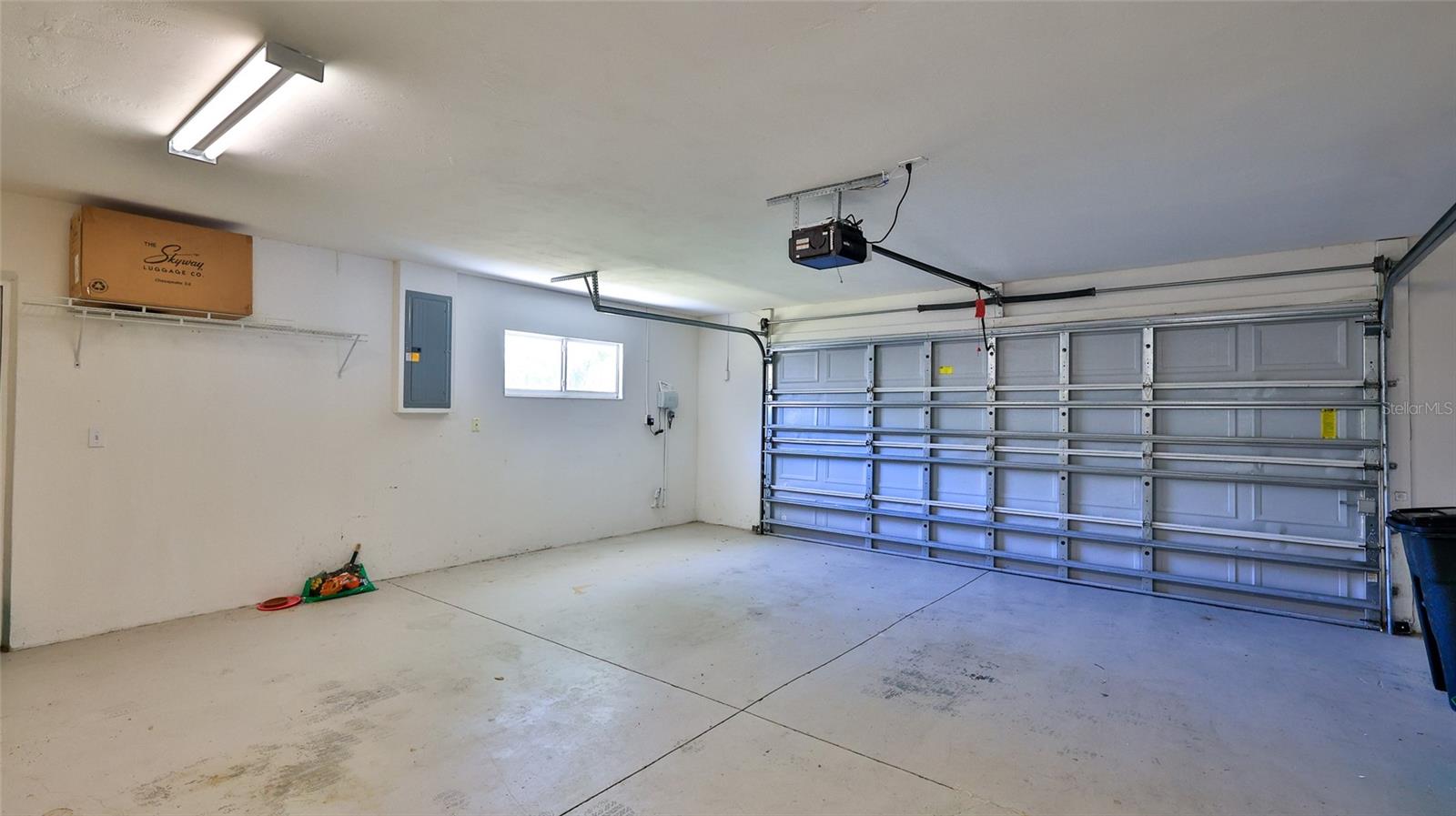 Image 33 of 52 For 6171 Sabal Point Circle