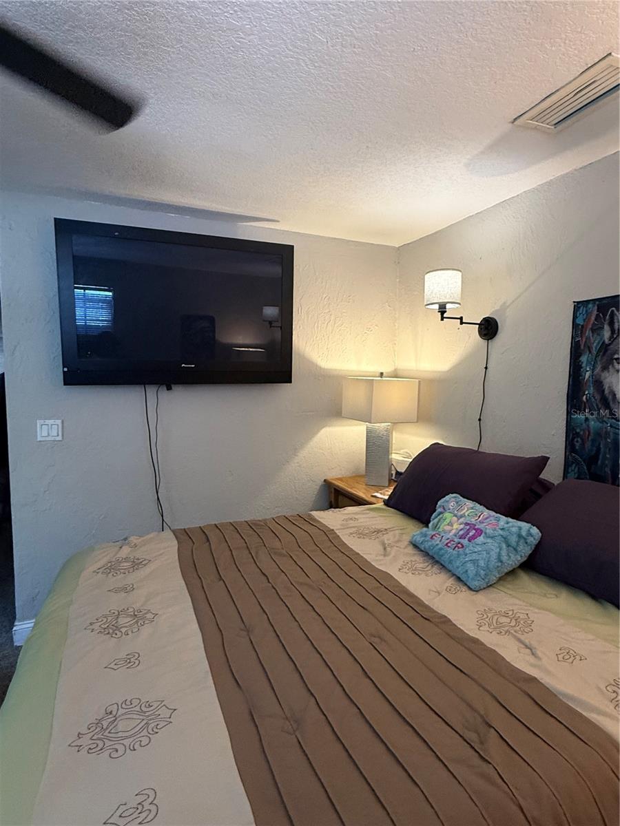 Image 17 of 29 For 1405 Jackson Avenue