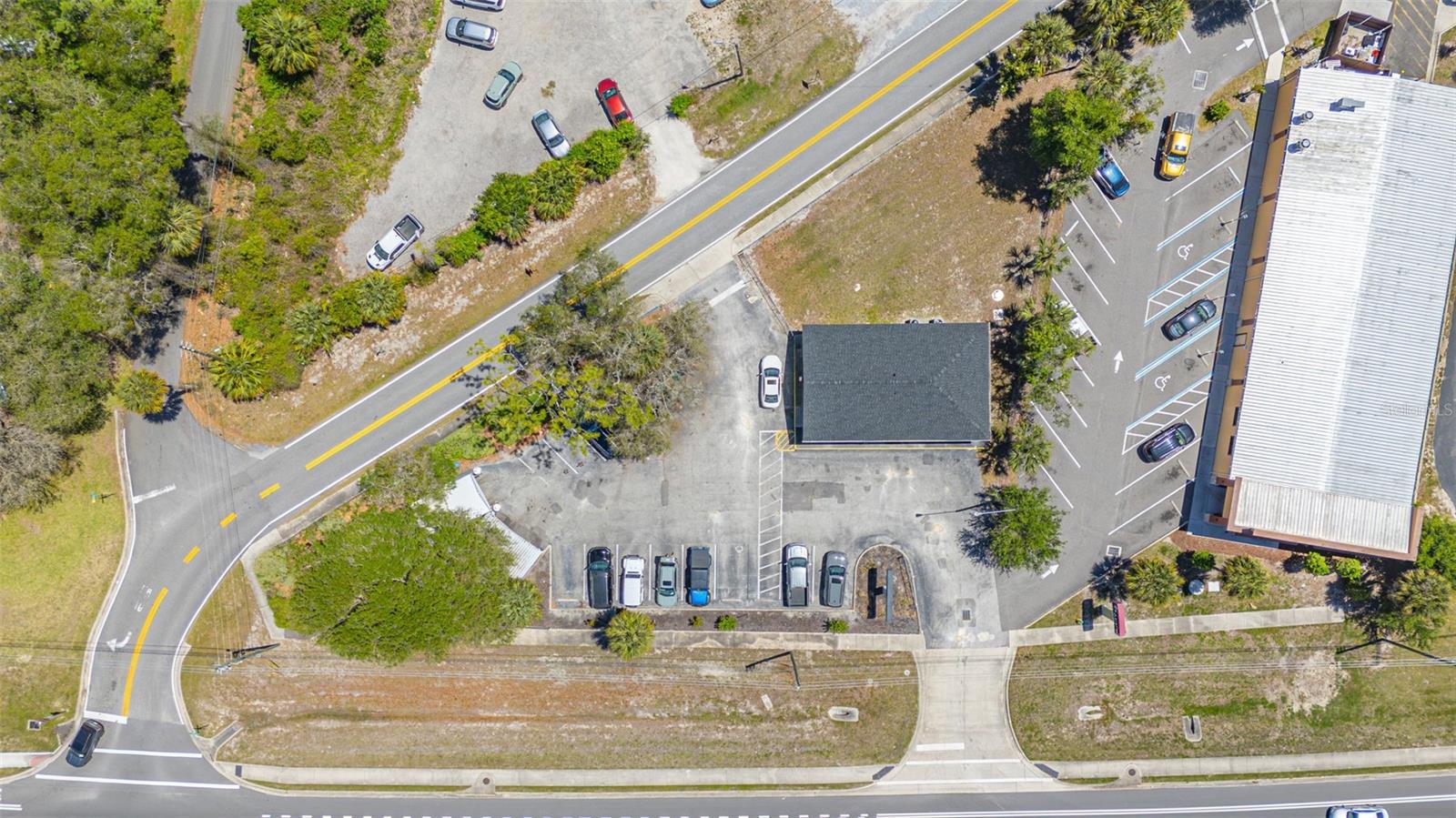 Image 2 of 22 For 2055 Woodland Boulevard