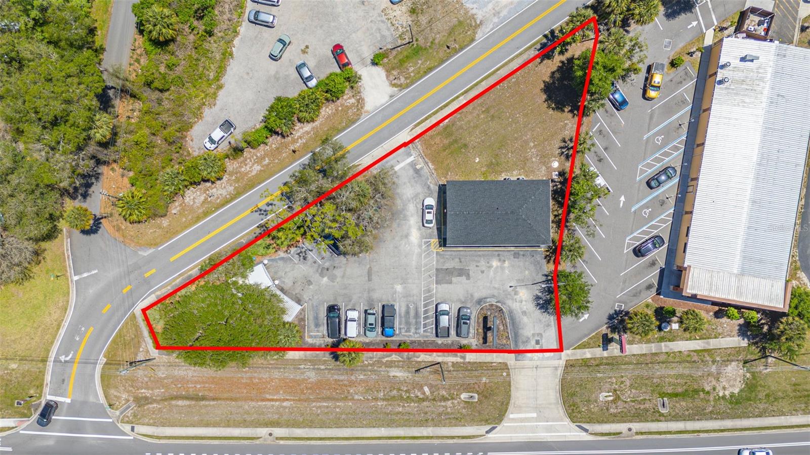 Image 21 of 22 For 2055 Woodland Boulevard