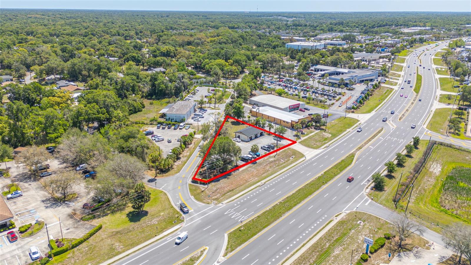 Image 4 of 22 For 2055 Woodland Boulevard