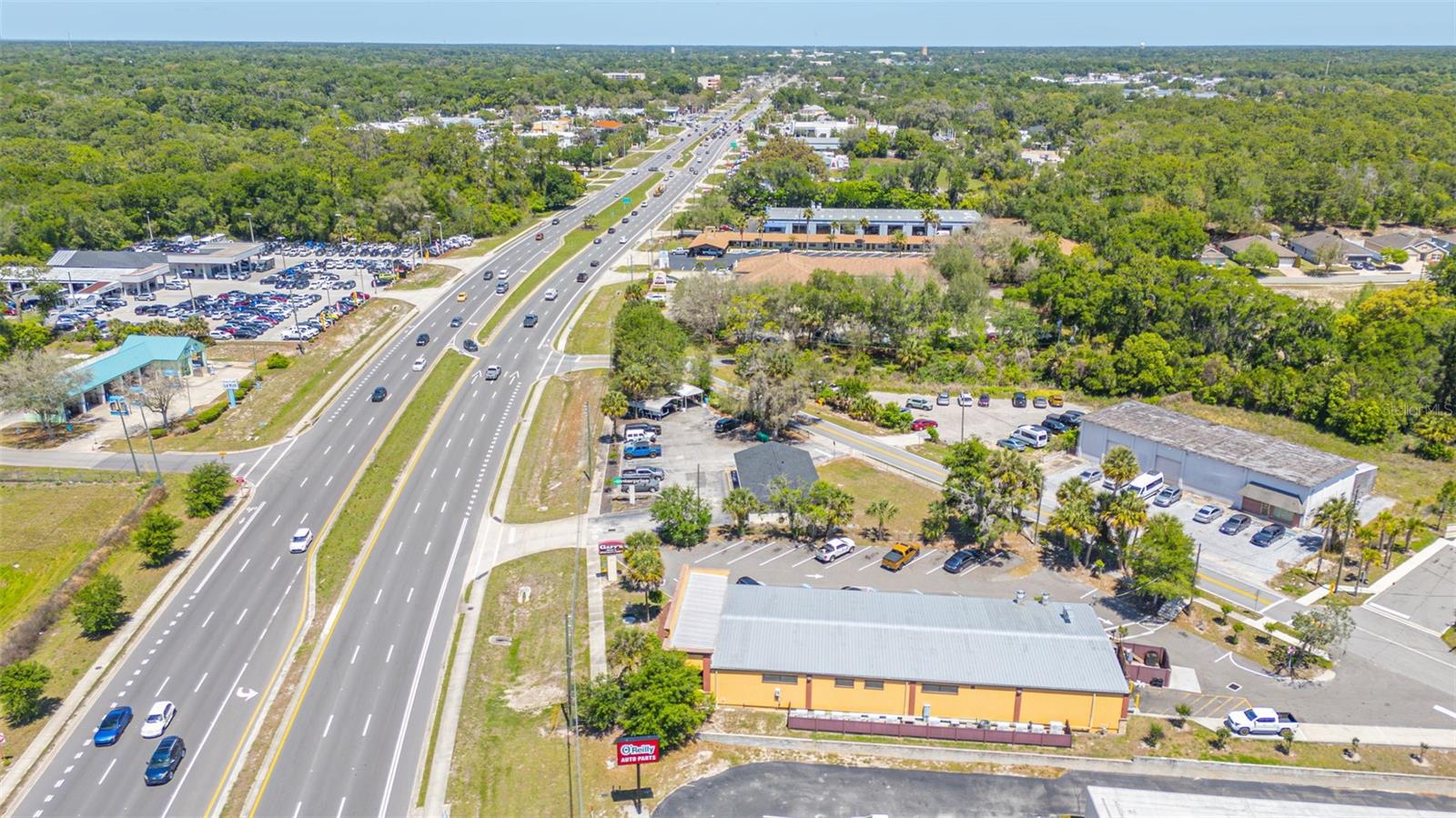 Image 7 of 22 For 2055 Woodland Boulevard