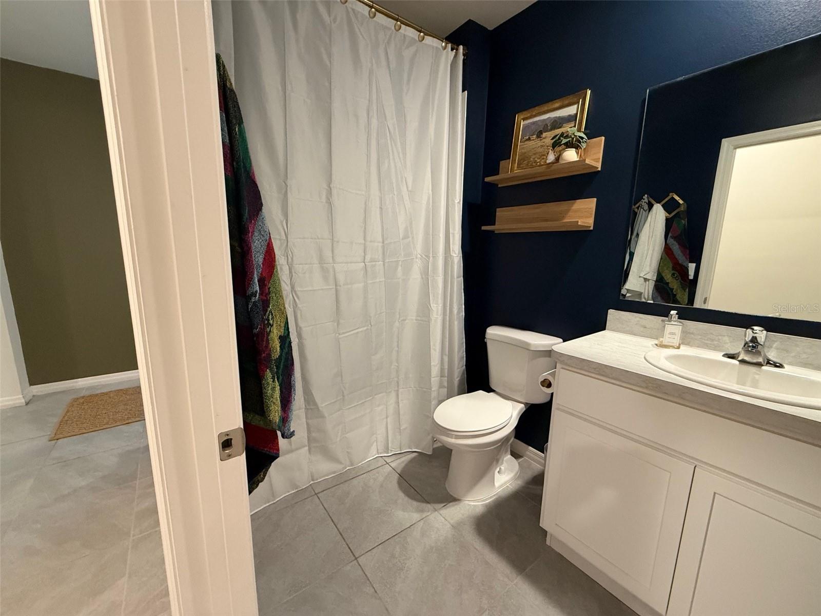 Image 15 of 18 For 372 Pelham Park Drive