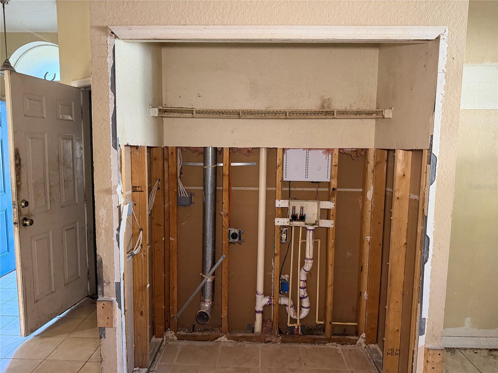 Image 5 of 13 For 250 Willow Place