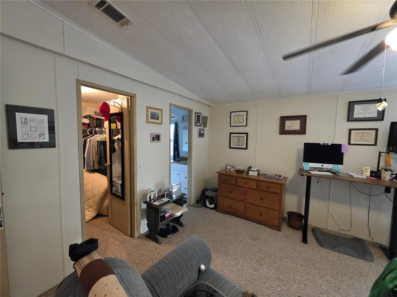 Image 18 of 28 For 120 Oakleaf Circle