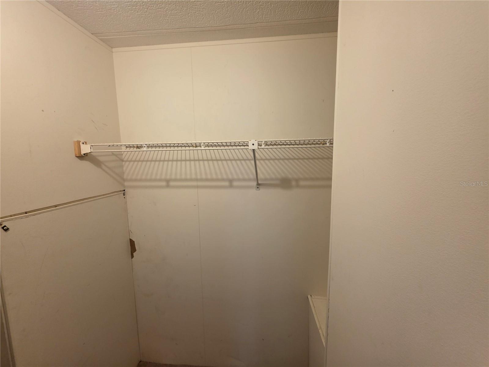 Image 20 of 28 For 120 Oakleaf Circle