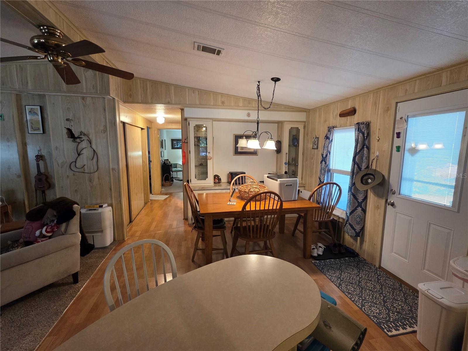 Image 8 of 28 For 120 Oakleaf Circle