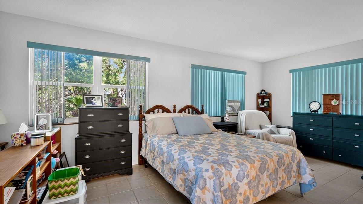 Image 26 of 58 For 2217 Green Street